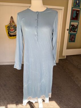 🥞Frette Pale Blue Long-Sleeve Lace-Hem nightgown size L